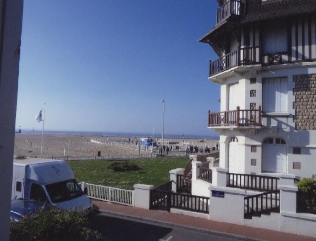 Au Soleil Couchant Trouville-sur-Mer